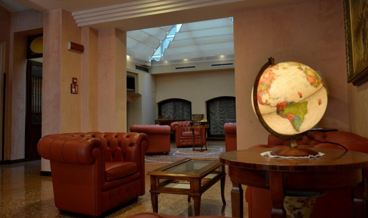 קורג'ו Phi Hotel Dei Medaglioni מראה חיצוני תמונה