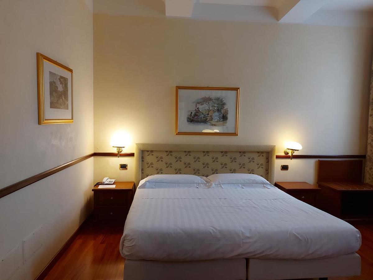 קורג'ו Phi Hotel Dei Medaglioni מראה חיצוני תמונה