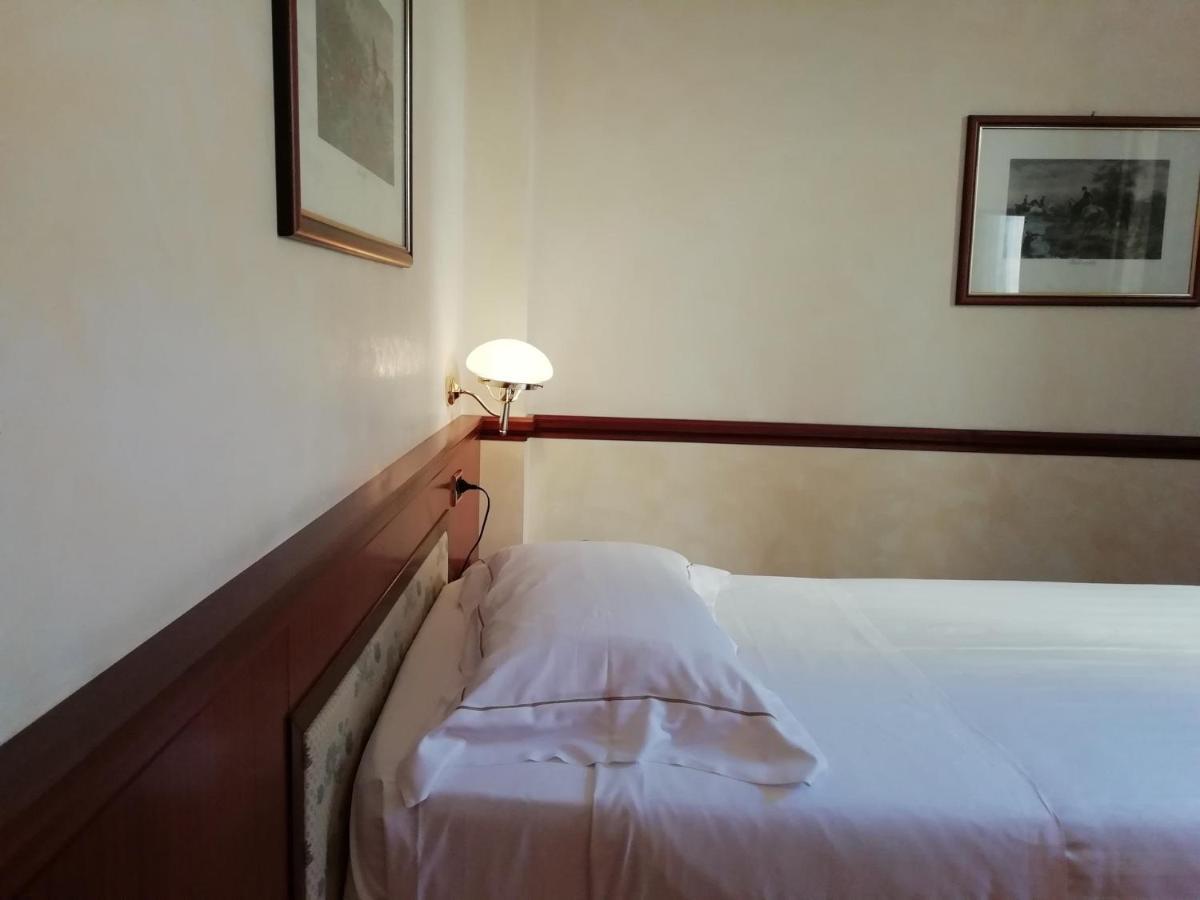 קורג'ו Phi Hotel Dei Medaglioni מראה חיצוני תמונה