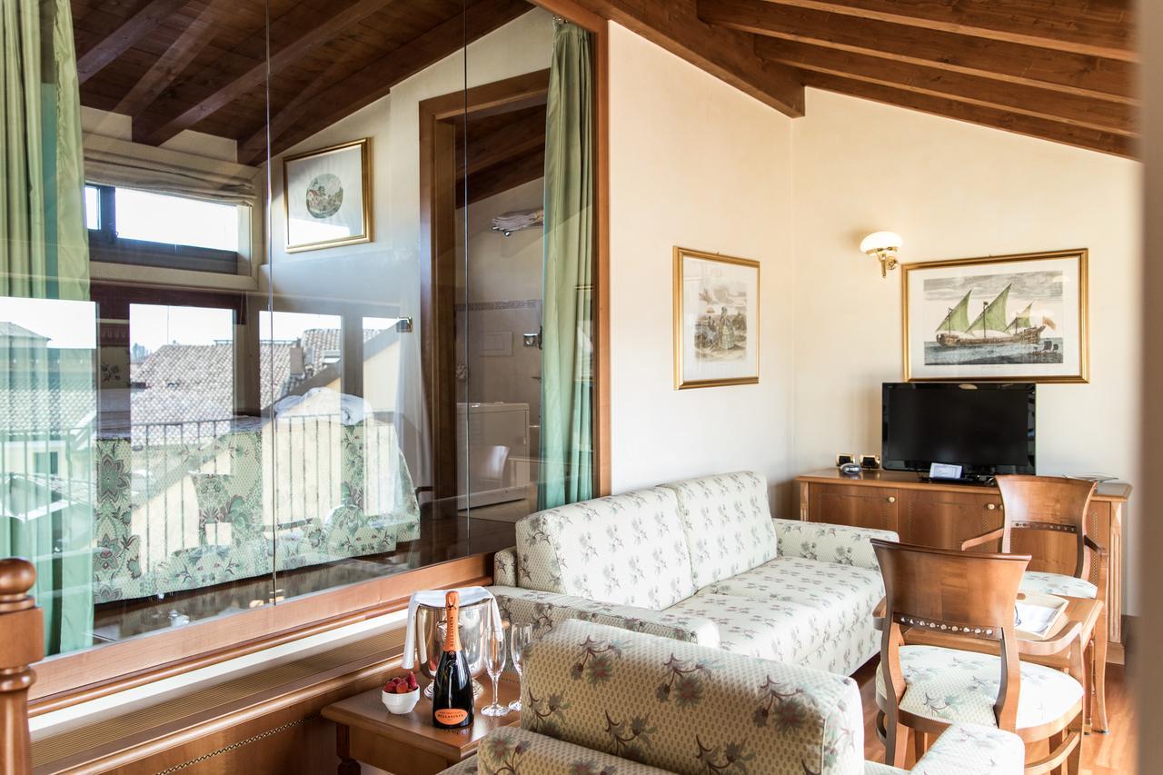 קורג'ו Phi Hotel Dei Medaglioni מראה חיצוני תמונה